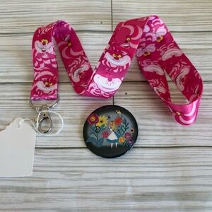 FIRM🍄Cheshire Cat Lanyard with Alice Button